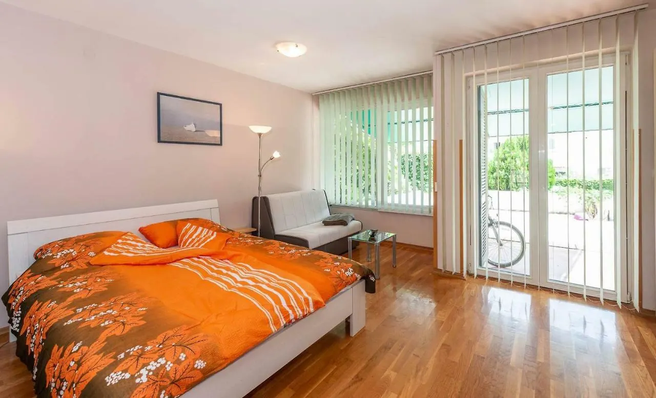 Studio Apartment Judy Ρόβινι