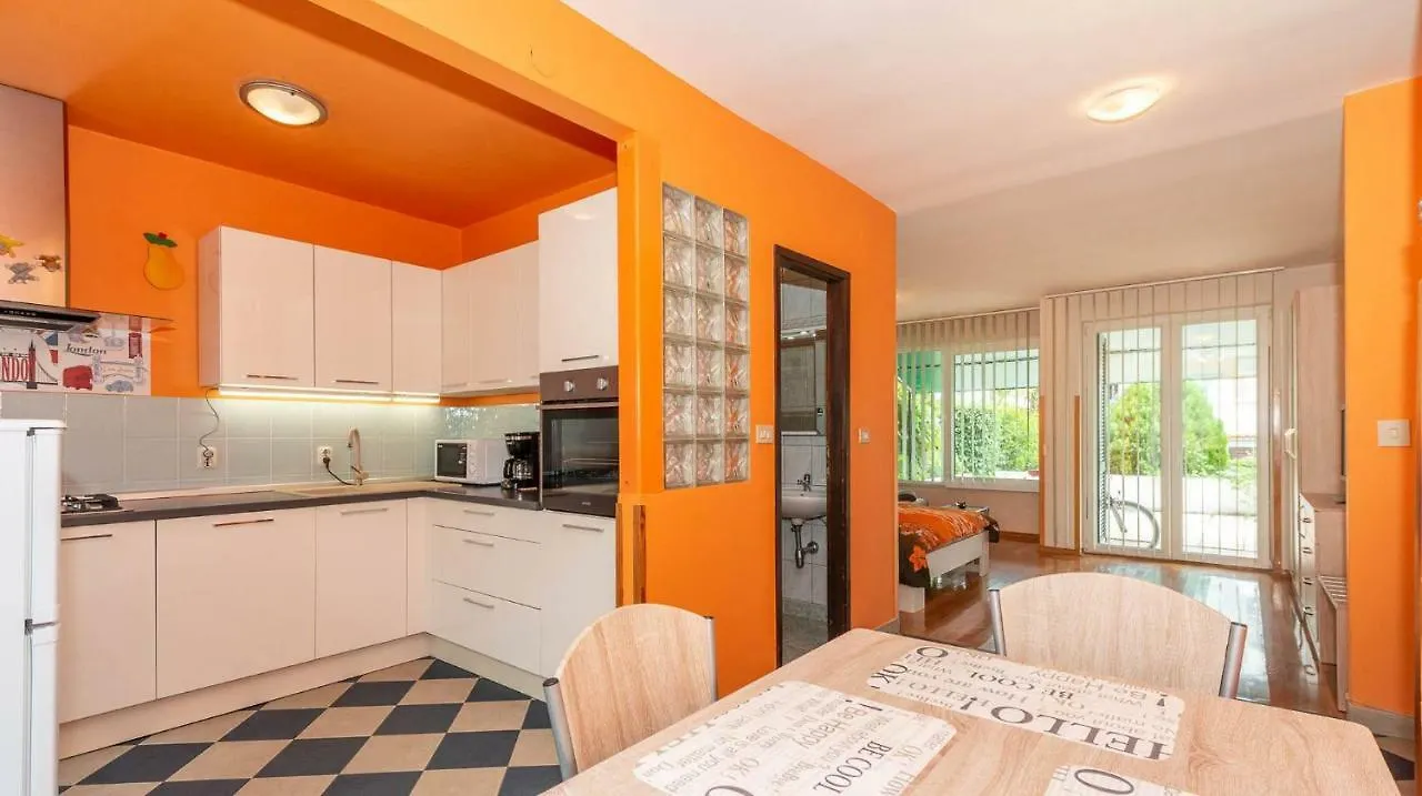 Studio Apartment Judy Ρόβινι